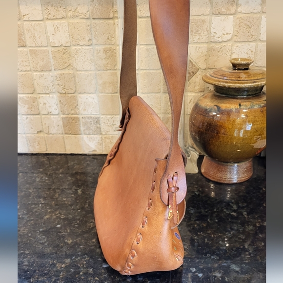 Vintage Tan Tooled Leather Purse with Embossed Flowers, Birds, and Butterflies - Picture 12 of 15